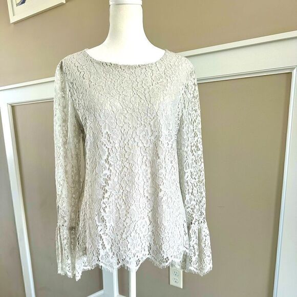 Adrienne Vittadini light grey, lace top with bell sleeves. - Picture 1 of 6
